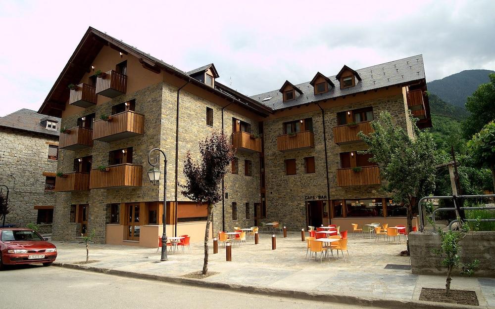 Hotel Els Encantats 3*